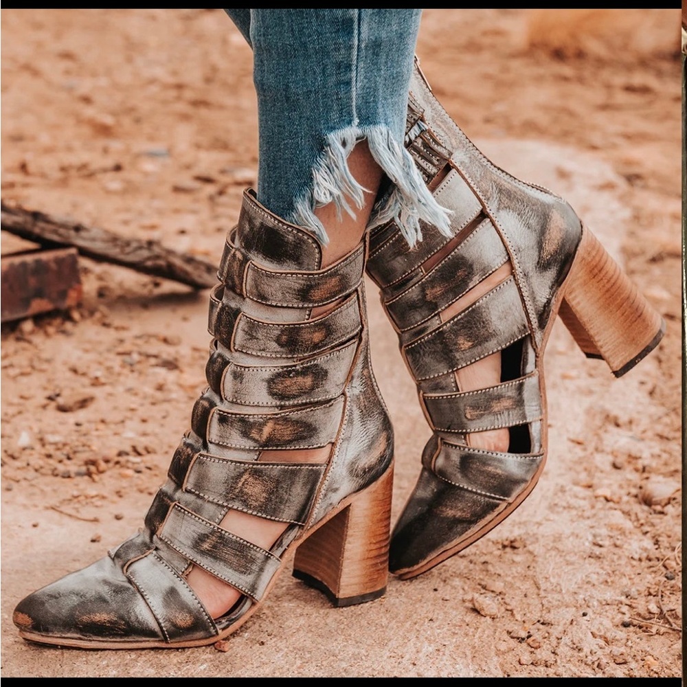 Women’s size 12 Freebird boots